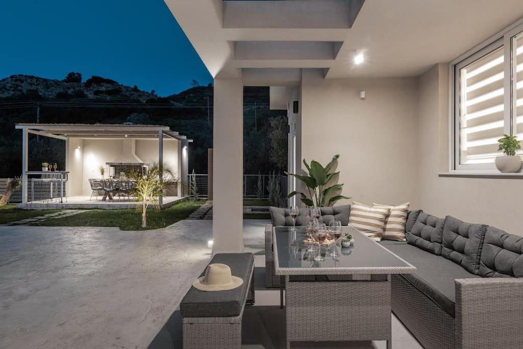 Melissia Luxury Villa Kalamákion Eksteriør billede